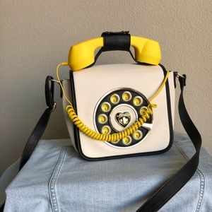 Betsey Johnson Crossbody Purse & Phone adapter 👛